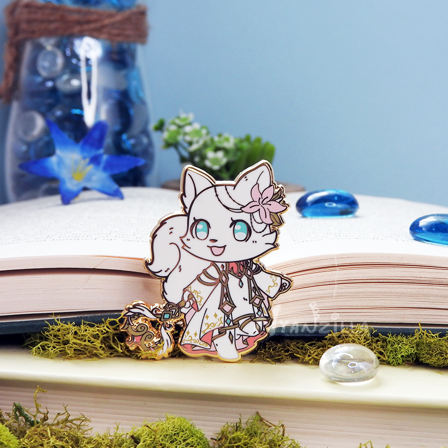 Warriors of Cute Regal White Mage B-Grade Enamel Pin